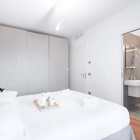 Easylife - - Muratori 13 - Porta Romana Milan