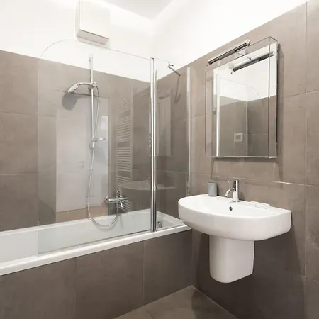Easylife - - Muratori 13 - Porta Romana * Milan